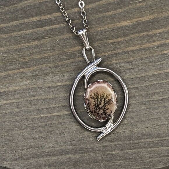 Gorgeous Nature Necklace - Picture 1 of 4